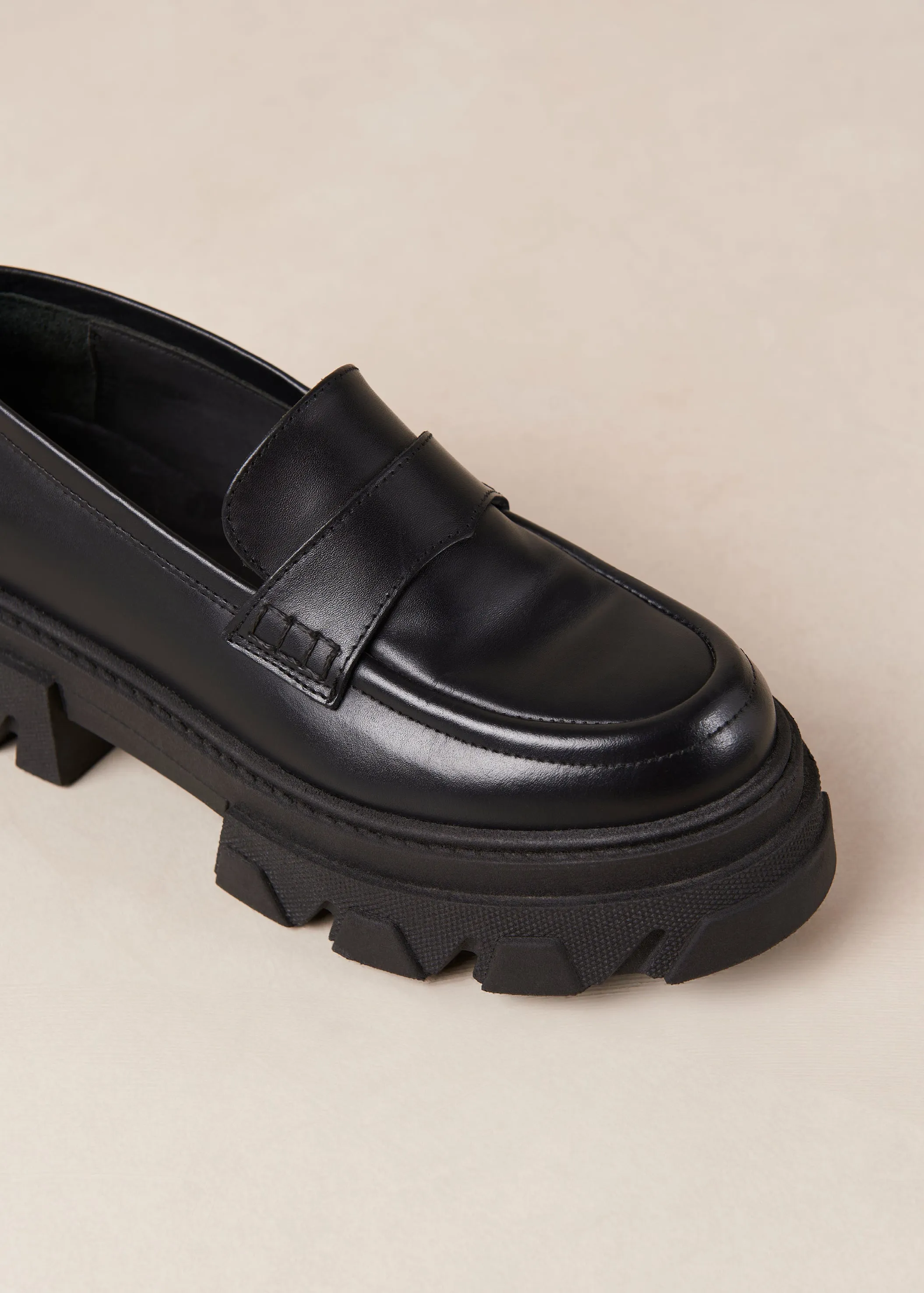 Trailblazer Black Leather Loafers