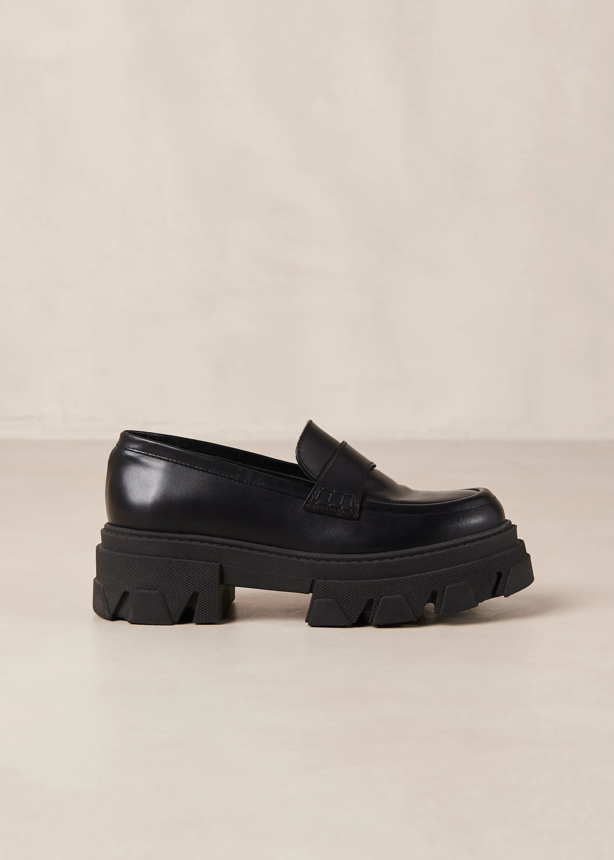 Trailblazer Black Leather Loafers