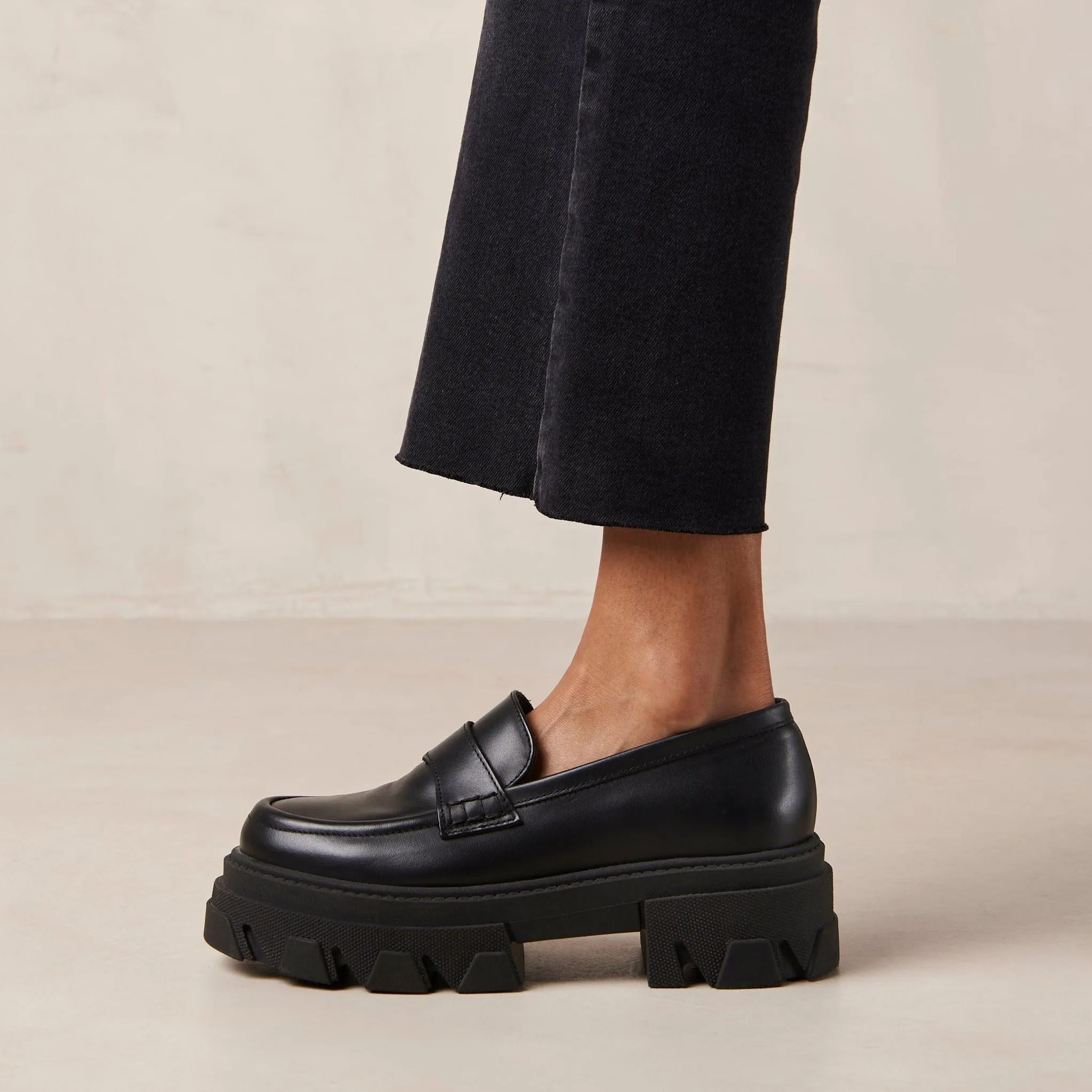 Trailblazer Black Leather Loafers