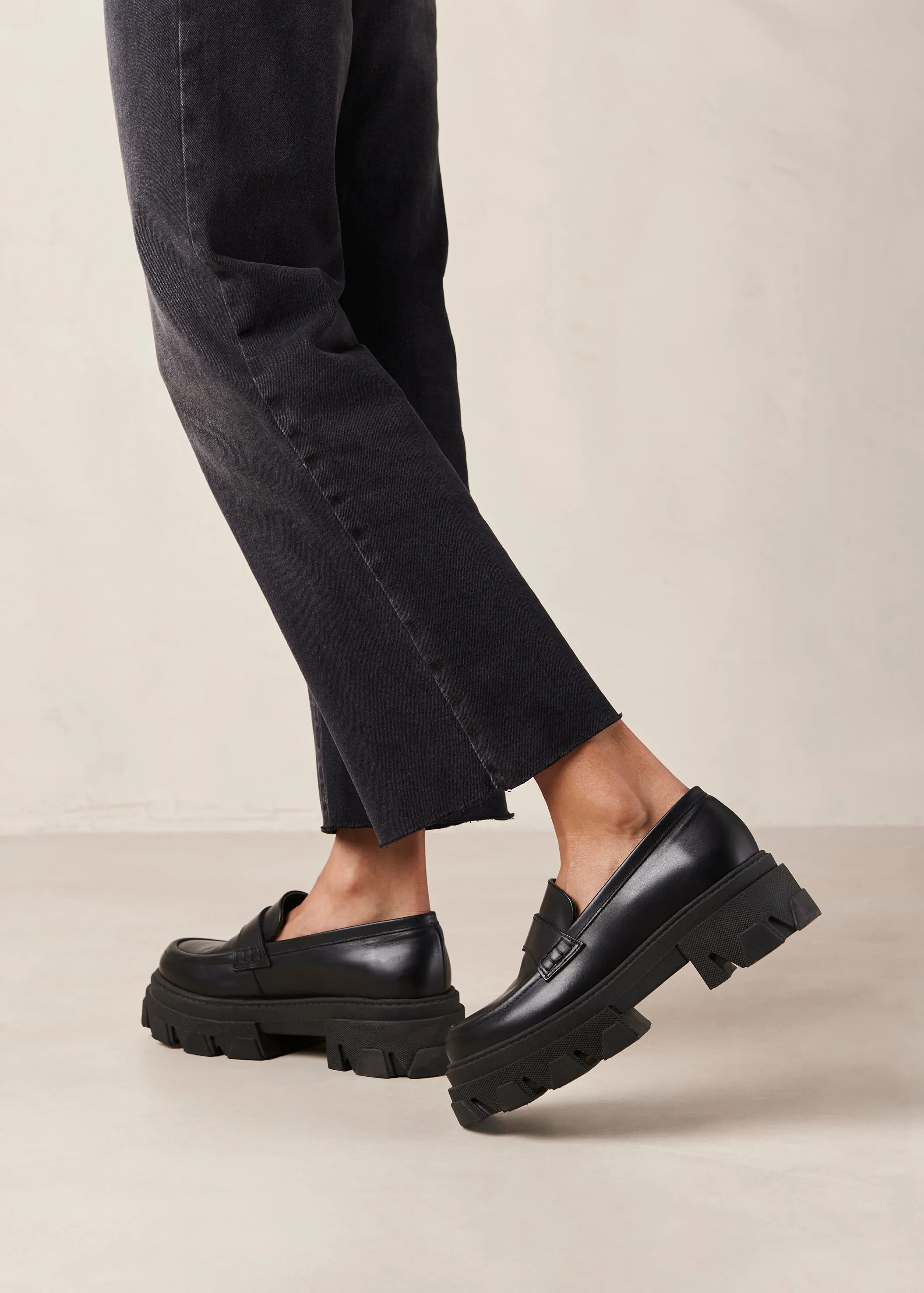 Trailblazer Black Leather Loafers