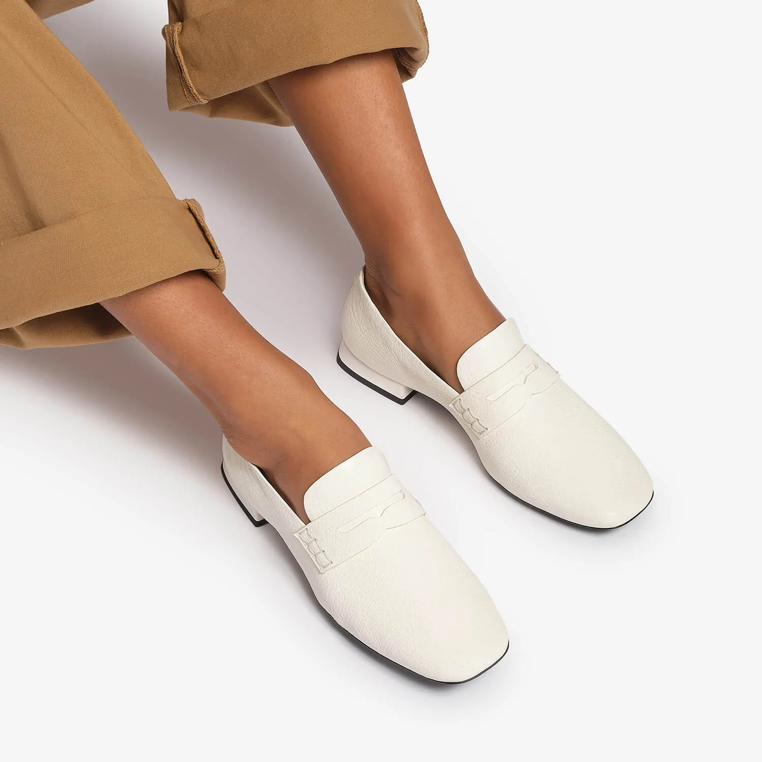 Women's leather loafer